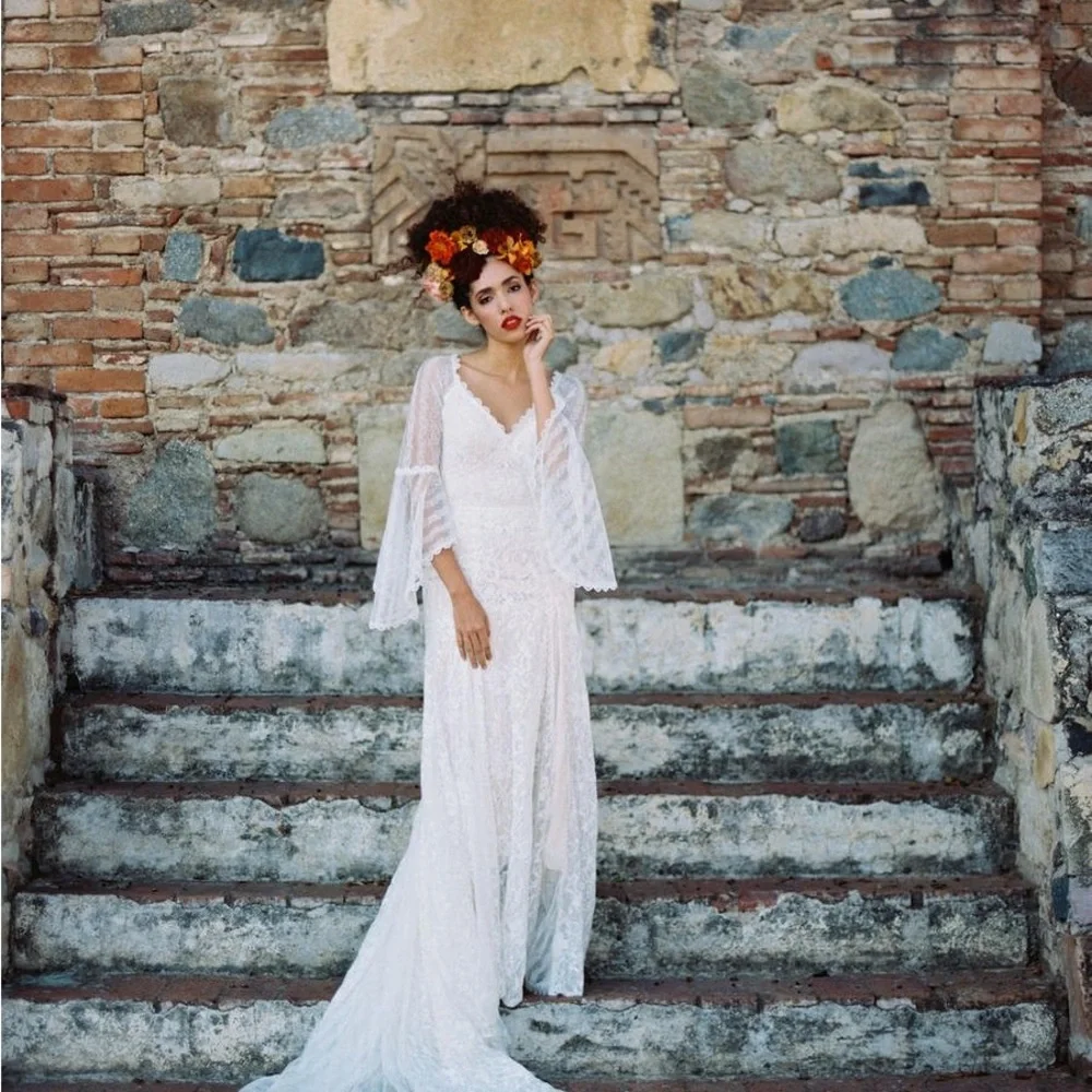 Elegant White Lace Wedding Dress - Picture 5 of 6